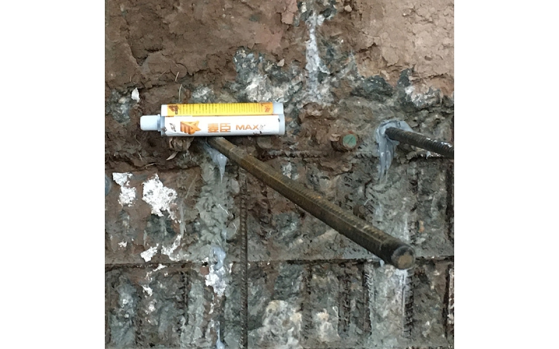 植筋胶怎么样弄到孔里?(植筋胶怎么喂胶)